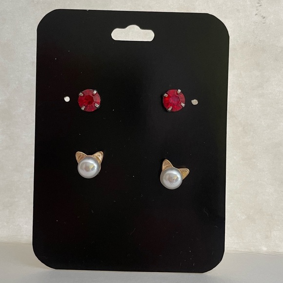 2 Pair Earrings Cat Head & Ruby Gem Unbranded Stud - Picture 1 of 6